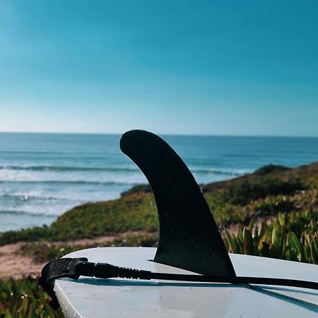Tika Surf Camp Ericeira Hotel Carvoeira Luaran gambar