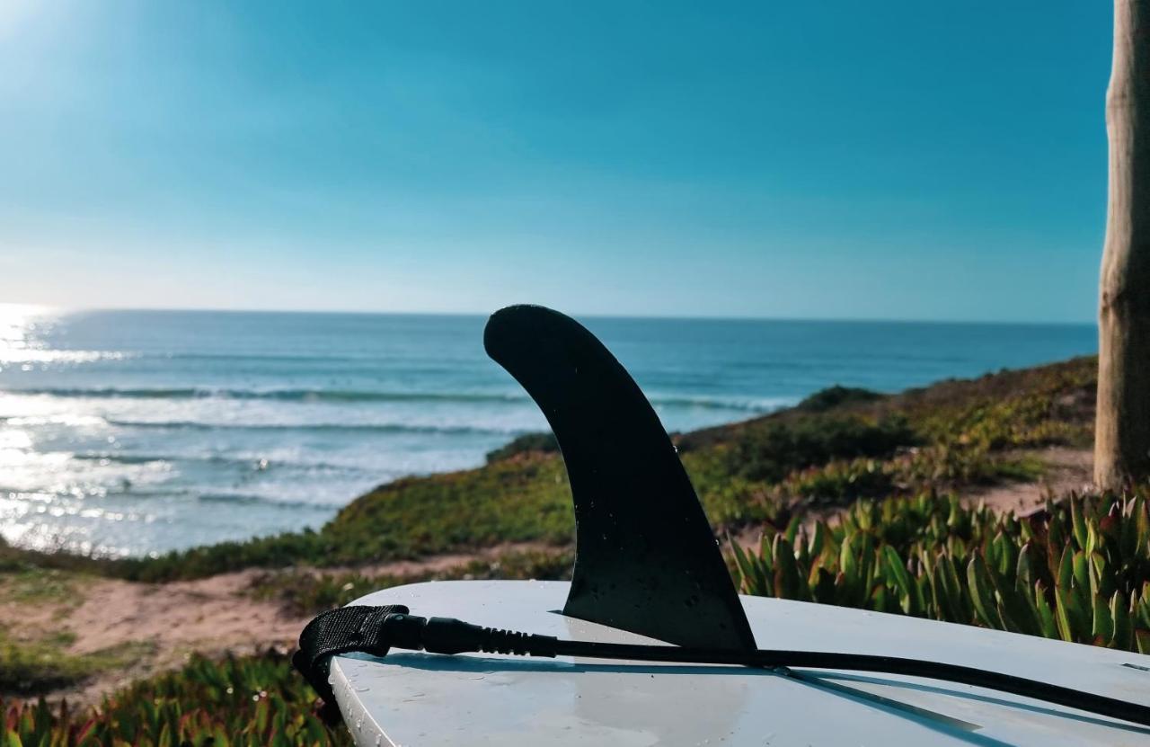 Tika Surf Camp Ericeira Hotel Carvoeira Luaran gambar